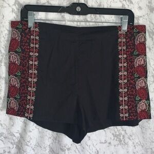 Isa & Ella High Rise 100% Cotton Shorts Black with Floral Embroidery size large